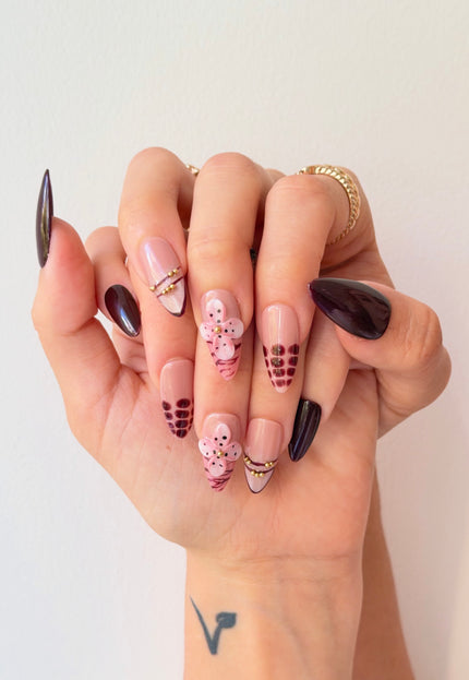 Mocha Wildflower Press On Nails