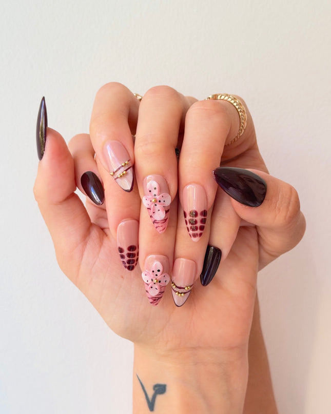 Mocha Wildflower Press On Nails
