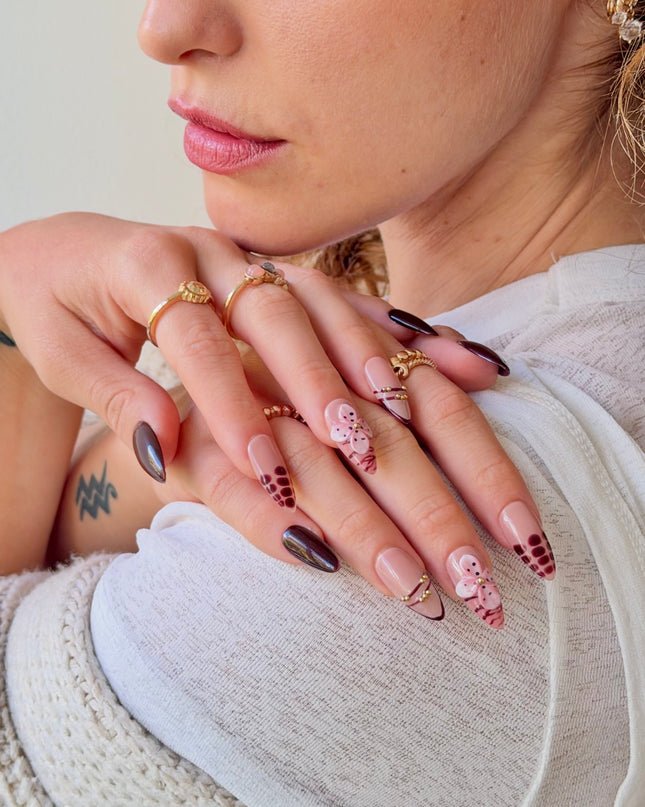 Mocha Wildflower Press On Nails